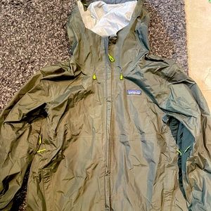 Size medium Patagonia raincoat